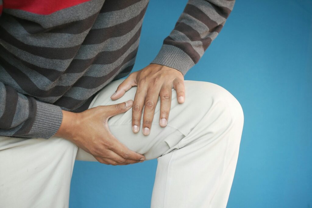 Knee Rheumatoid Arthritis – Symptoms, Treatment, and Exercises